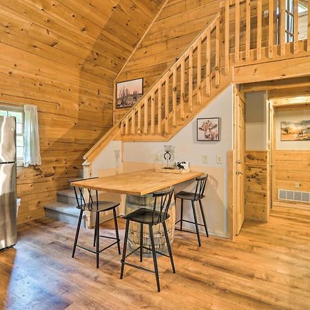 Cozy Retreat With Porch And Double Jj Resort Access! Rothbury Eksteriør bilde