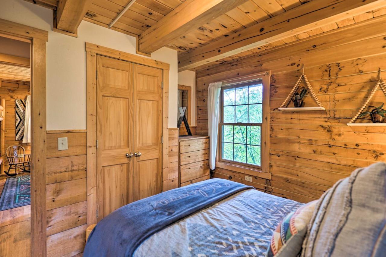 Cozy Retreat With Porch And Double Jj Resort Access! Rothbury Eksteriør bilde