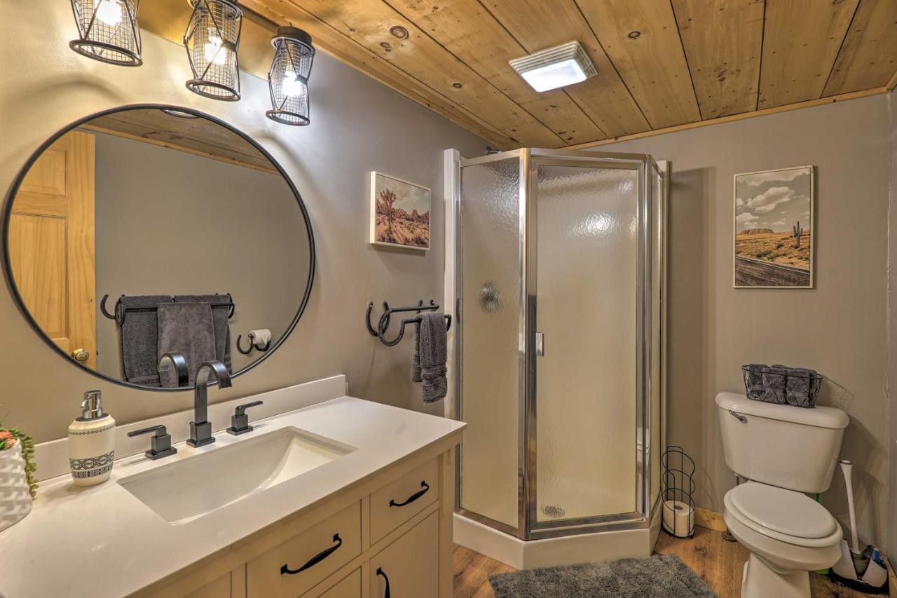 Cozy Retreat With Porch And Double Jj Resort Access! Rothbury Eksteriør bilde